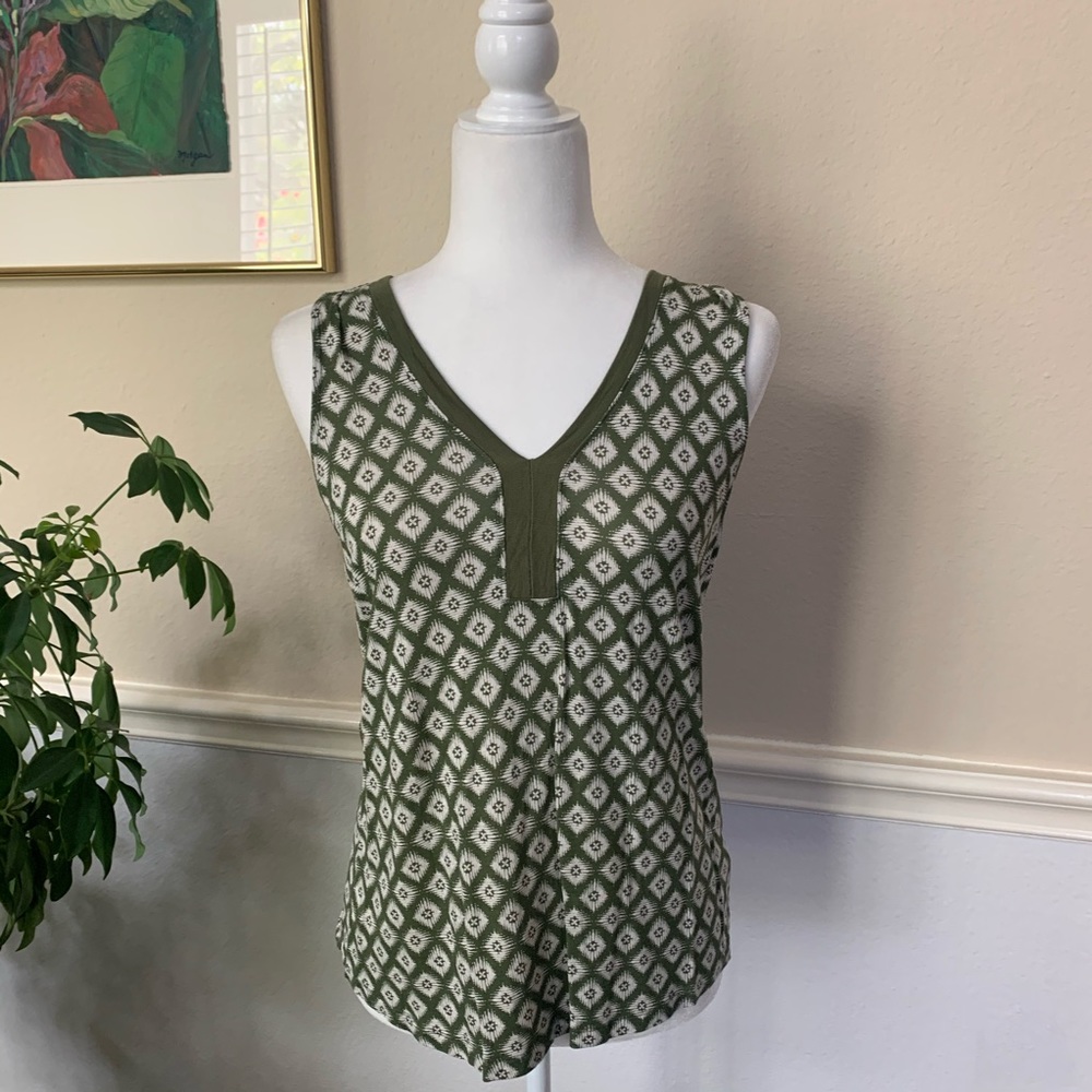 Sleeveless Green Printed Top